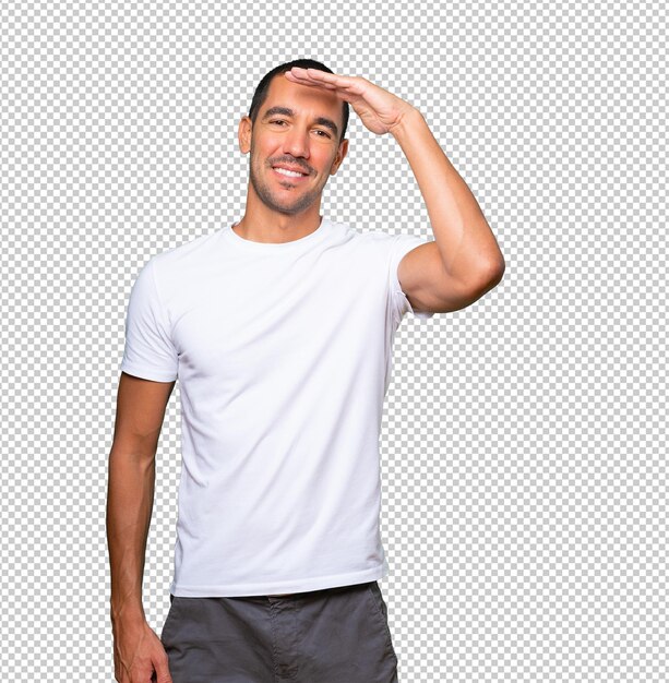 Hombre joven feliz con un gesto de apartar la mirada