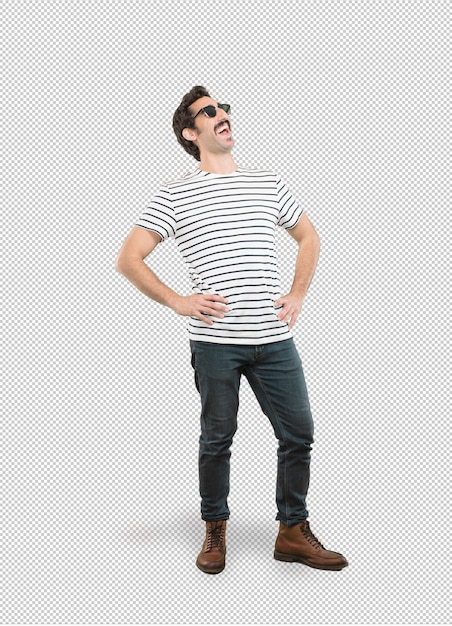 Hombre loco en pose de orgullo