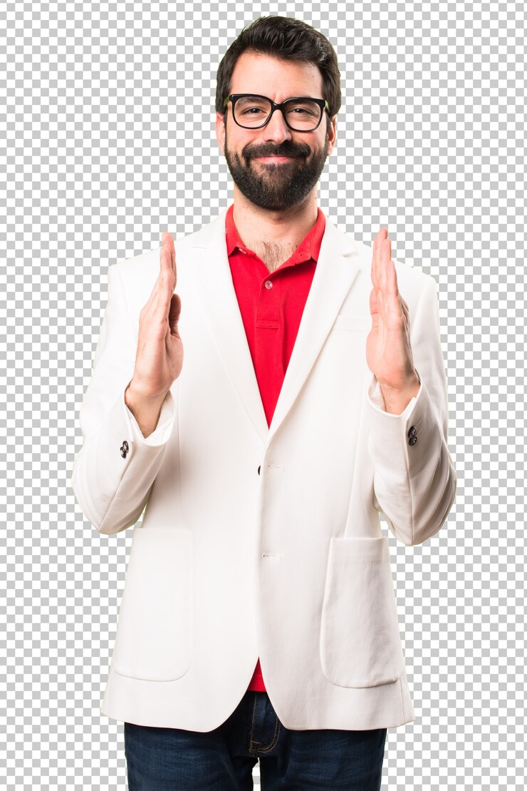 PSD hombre morena con gafas sosteniendo algo