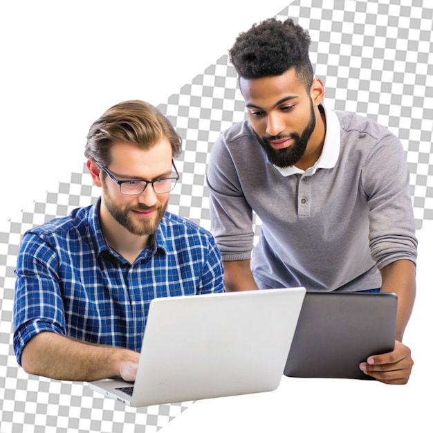 Hombre de negocios usando la computadora portátil delante de su colega que sostiene el tablero