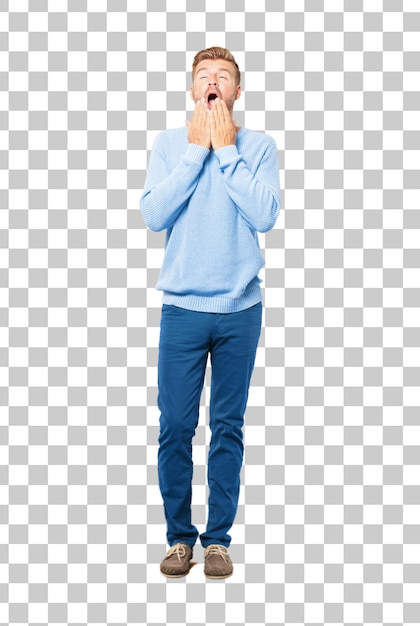 Hombre rubio joven que parece poco entusiasta y aburrido