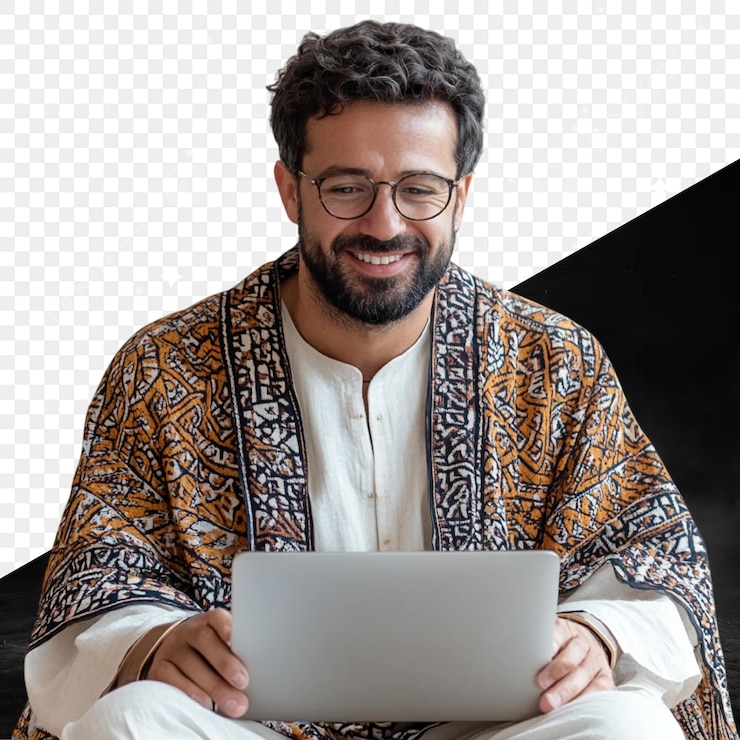 PSD hombre sonriente trabajando en una computadora portátil