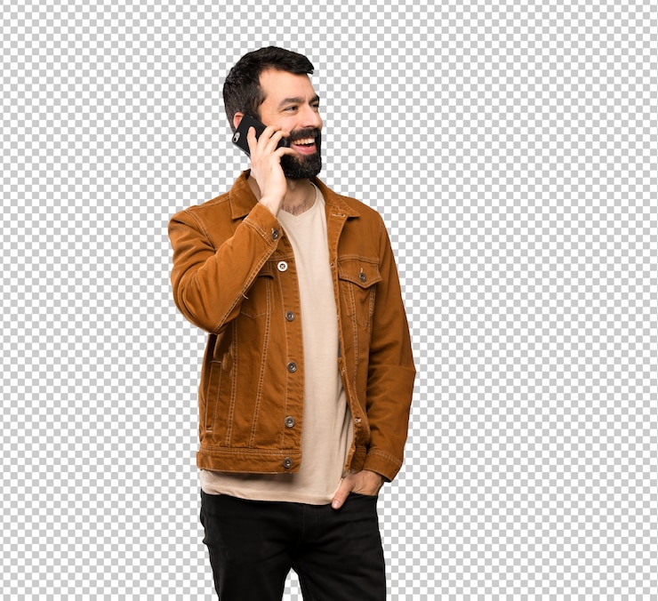 PSD homem bonito com barba, mantendo uma conversa com o telefone móvel