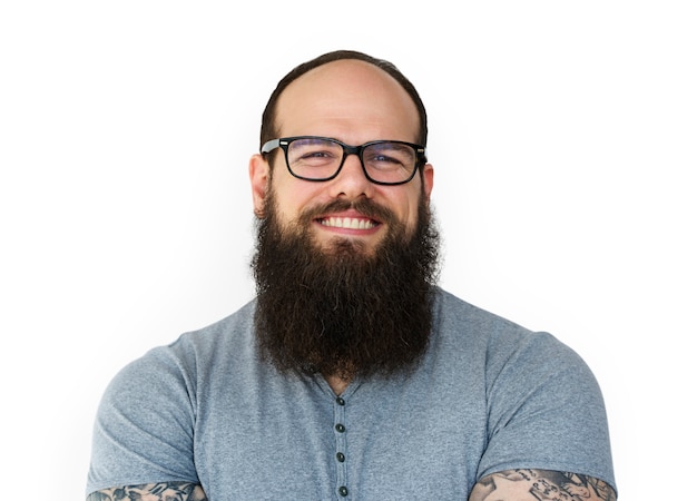 Homme moustache souriant studio portrait