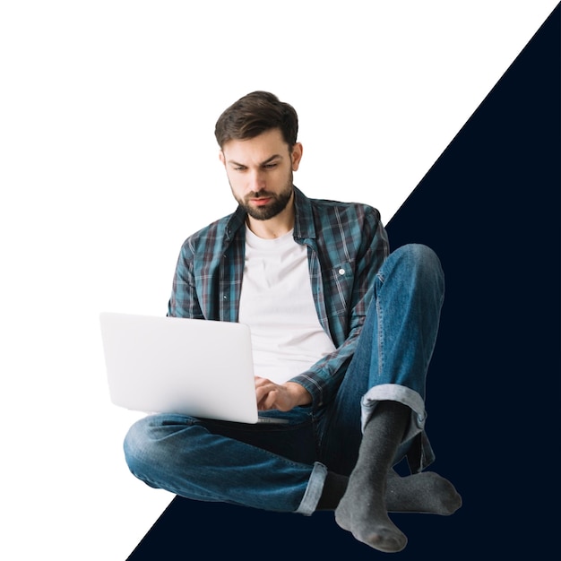 Un homme sur un ordinateur portable