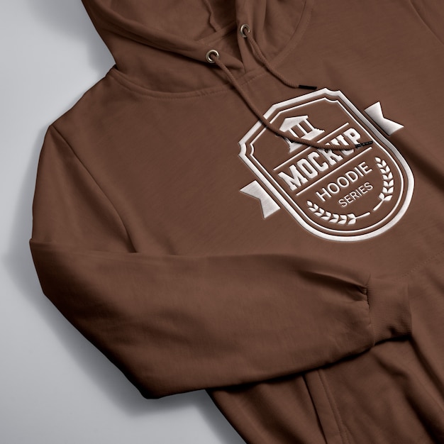 PSD hoodie mit logo-mock-up in prägeeffekt