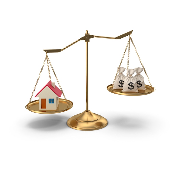 PSD house and money on a balance scale symbolizing real estate investment and financial decisions