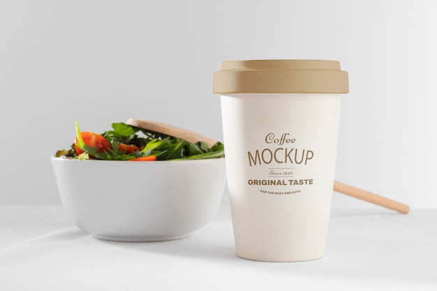 Insalata con lattina mockup