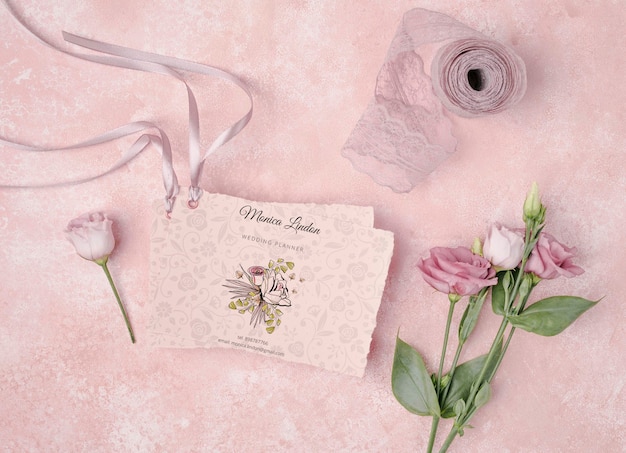 PSD invitation de mariage avec de belles fleurs