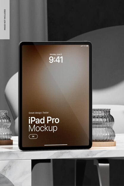 iPad Pro con una maqueta de mesa de mármol