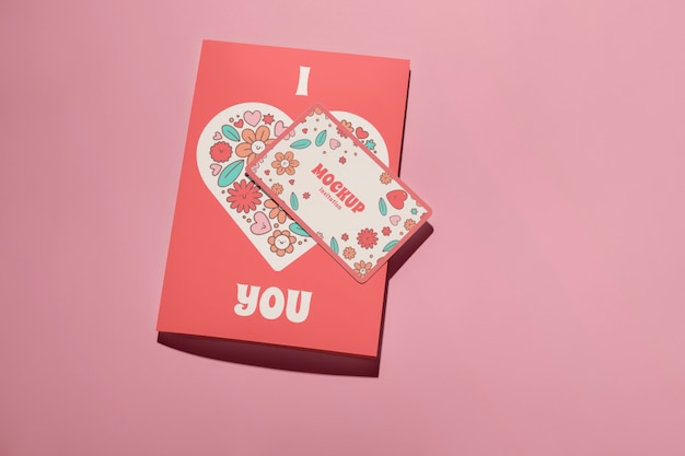 PSD isolierte geschenkkarten-mockup für einen glücklichen valentinstag