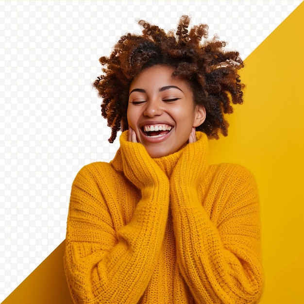PSD jeune belle femme afro-américaine portant un pull à col roulé sur fond jaune isolé souriant et riant fort à haute voix parce que drôle de blague folle avec les mains sur le corps