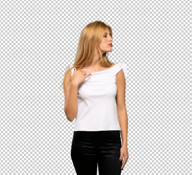 PSD jeune femme blonde avec une expression fatiguée et malade