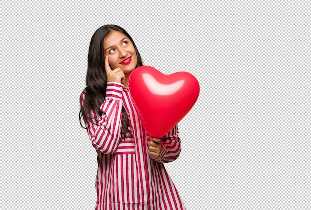 Jeune Femme Indienne Célébrant La Saint Valentin