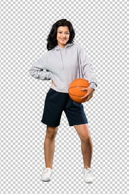 Jeune femme jouant au basketball