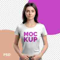 PSD une jeune femme en t-shirt blanc avec le slogan mooc kup psd mockup