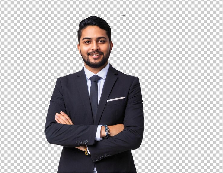 PSD un jeune homme d'affaires confiant avec les bras croisés et souriant.