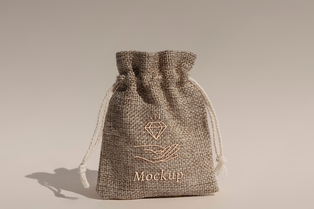 Jewelry-Taschen-Logo-Mockup-Design.