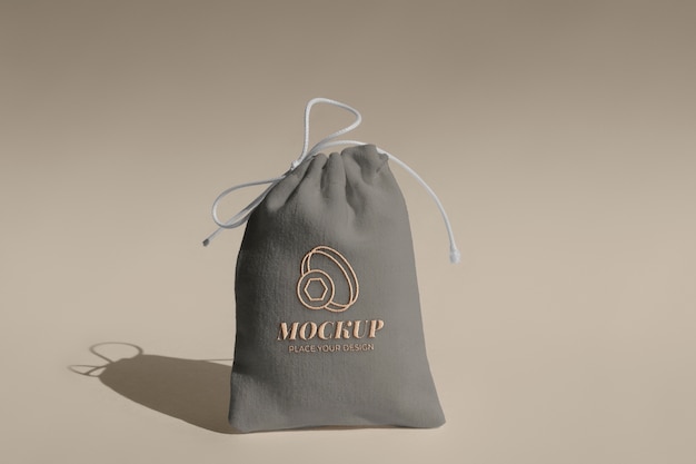 Jewelry-Taschen-Logo-Mockup-Design.