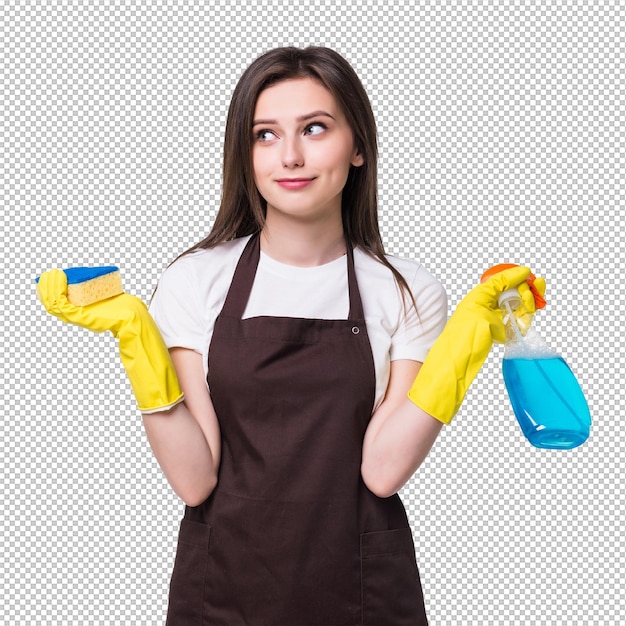 Jovem dona de casa limpando com tapete e detergente isolado