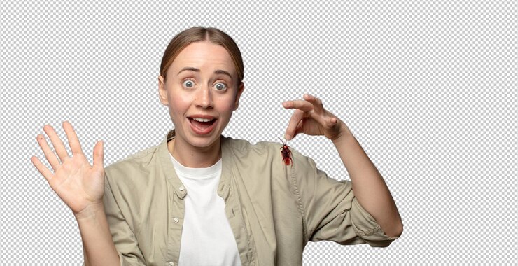 PSD joven adulta mujer rubia concepto de cucaracha