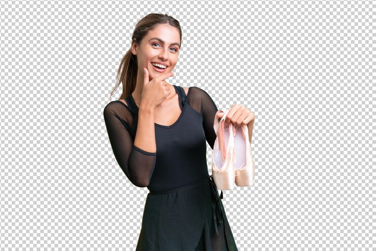 PSD joven y bonita mujer uruguaya practicando ballet sobre un fondo aislado feliz y sonriente