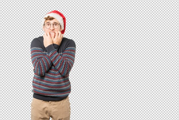 Joven en Navidad haciendo gestos