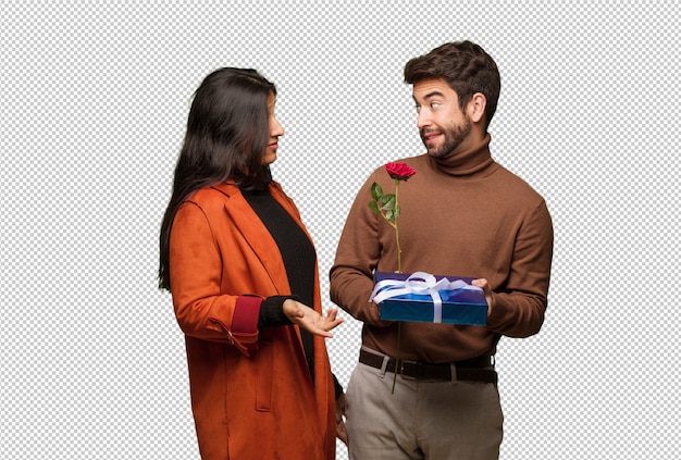 Joven pareja fresca celebrando el día de San Valentín