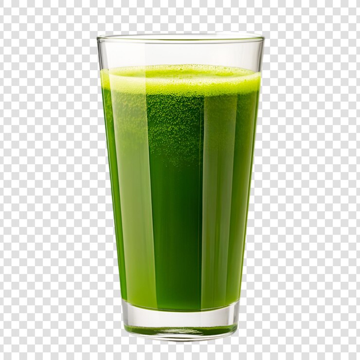 PSD jugo verde refrescante en un vaso sobre un fondo transparente