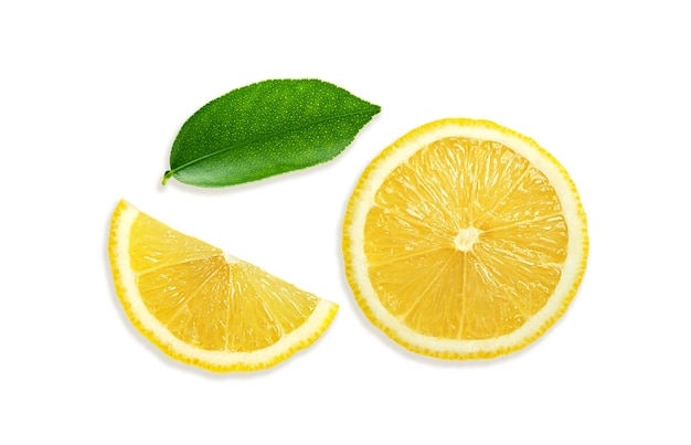 PSD le jus de citron qui coule sur un fond transparent de fruits