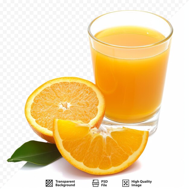 PSD jus d'orange et tranches d'orange isolées sur fond blanc isolé