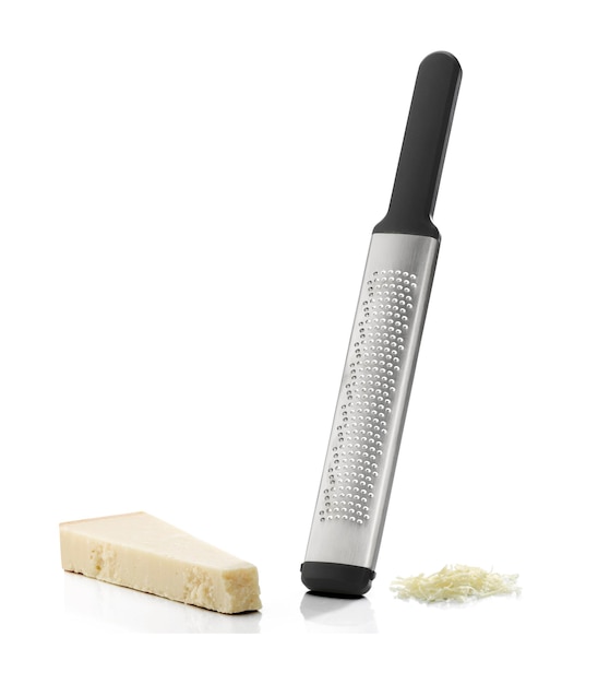 PSD kitchenaid classic etched fine grater mit geschnittenem und rohem käse