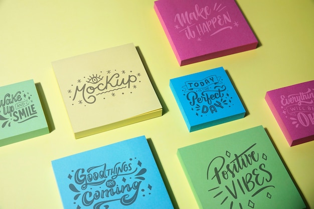 PSD kleines tragbares post-it-noten-mockup-design