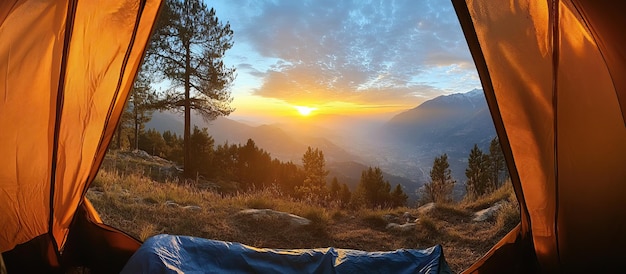 L'alba vista da una tenda