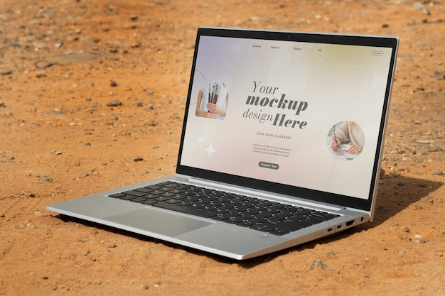 PSD laptop-mockup-design