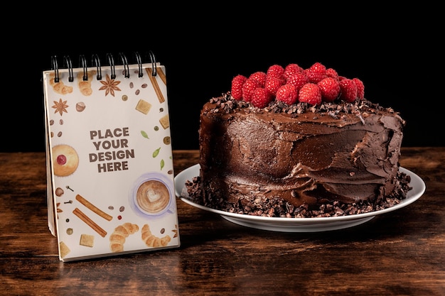 Leckeres Himbeer-Schokoladenkuchen-Modell