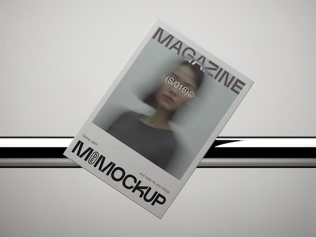 Leeres Buch- oder Zeitschriftencover auf einer reflektierenden Oberfläche