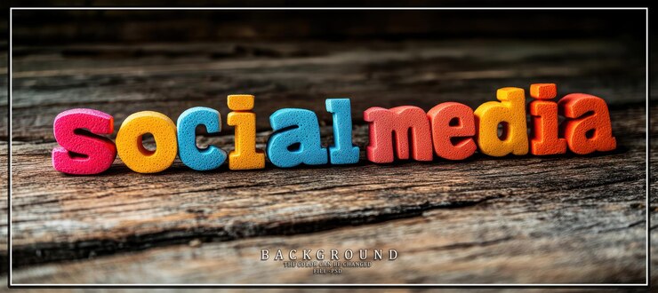 PSD letras coloridas deletreando las redes sociales en superficie de madera