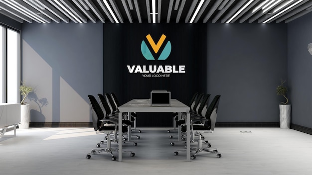 logo aziendale colorato mockup nella sala riunioni dell'ufficio con design di lusso con scrivania lunga