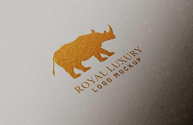 Logo de luxe royal en relief