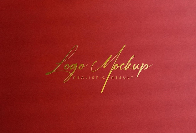 Logo mockup gold foil estampado logo en papel rojo