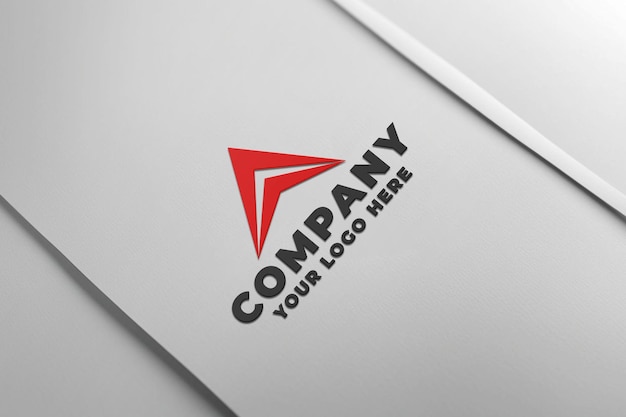 Logo mockup su carta bianca