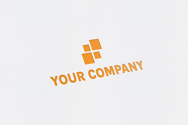 Logotipo comercial da empresa em relevo dourado
