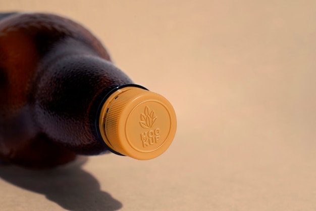 Logotipo en el modelo de tapa de la botella