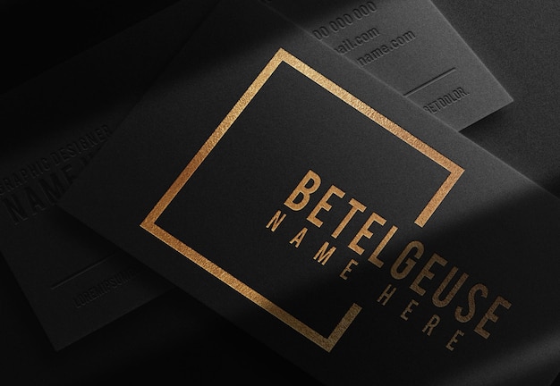 lusso close up logo in rilievo in oro mockup pila di biglietti da visita presuntivo