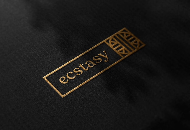 Luxus-Gold-Logo-Mockup auf schwarzer Papierperspektive