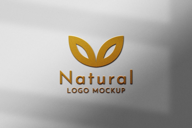 Luxus-Logo-Mockup auf weißer Wand