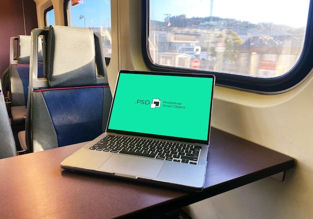 Macbook pro pantalla de computadora portátil tren caltrain bay area silicon valley ui sitio web maqueta de pantalla