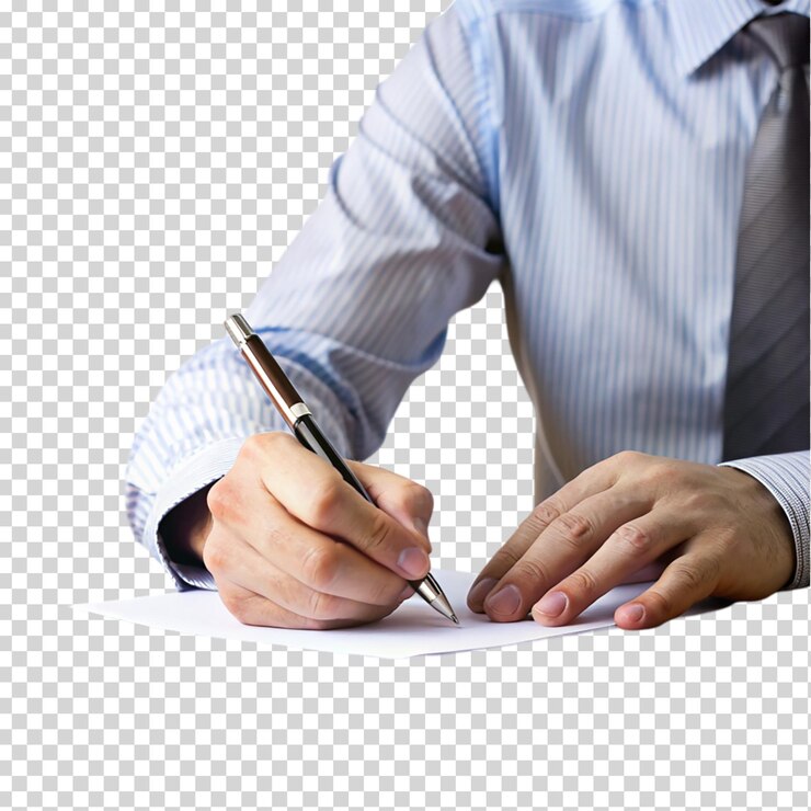 PSD la mano del hombre está escribiendo con el escritorio aislado en un fondo transparente