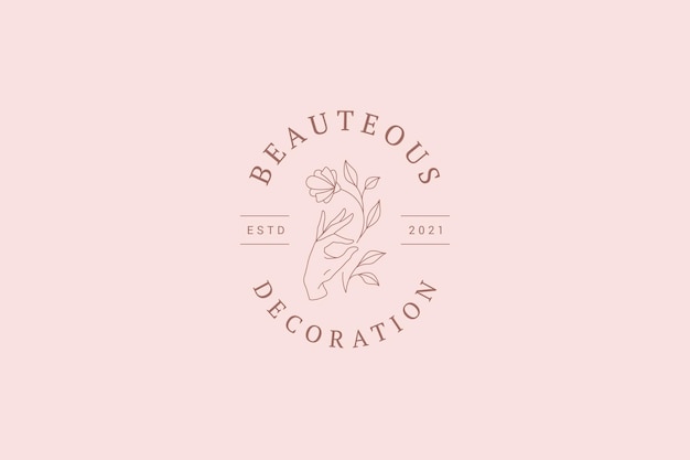 Mão de mulher romântica segurando tenra círculo de flores naturais orgânicas logotipo feminino